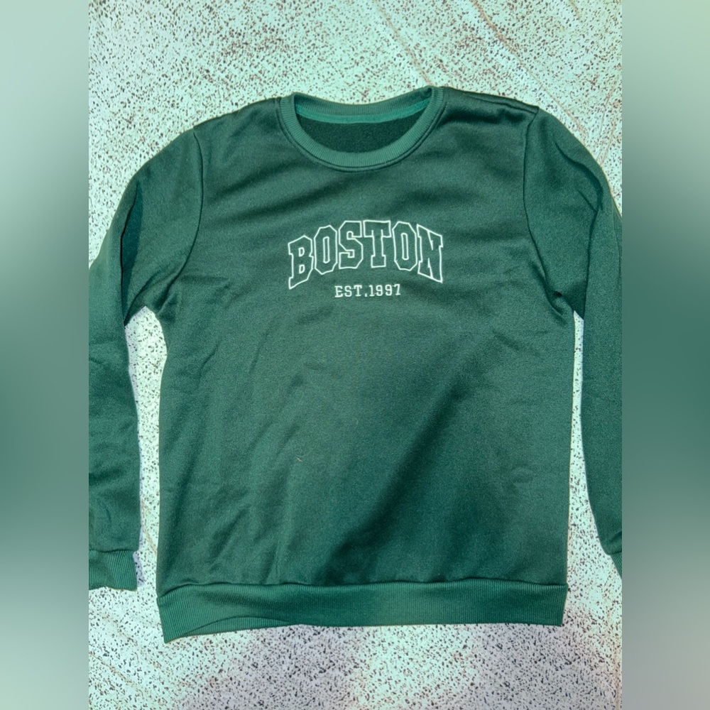women’s Boston crewneck